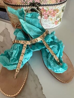 Lilly Pulitzer Gold Studded T‑Strap Sandals 10 M
